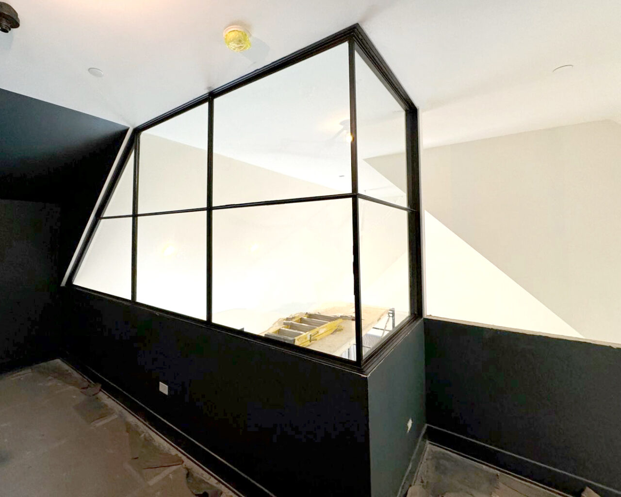 M28 - Glass Partition in Mettawa