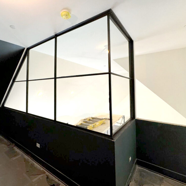 M28 - Glass Partition in Mettawa