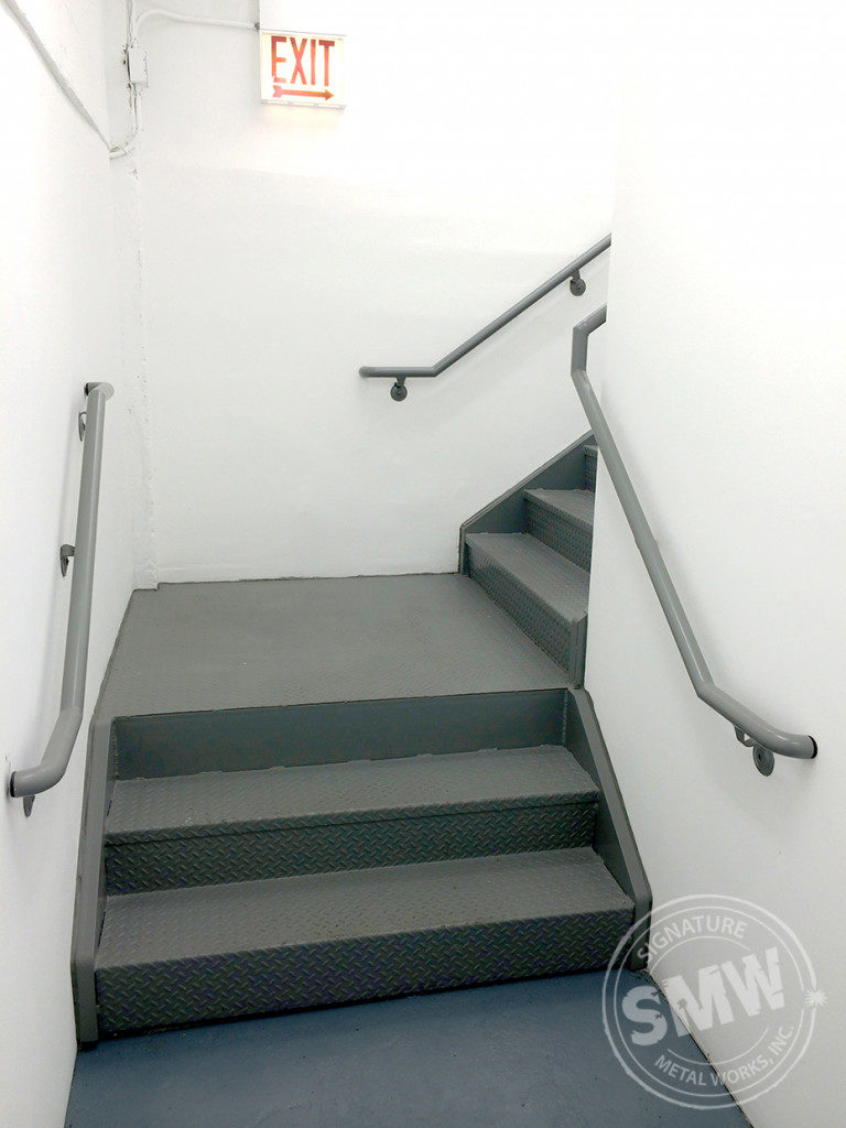 chicago apartment complex handrails
