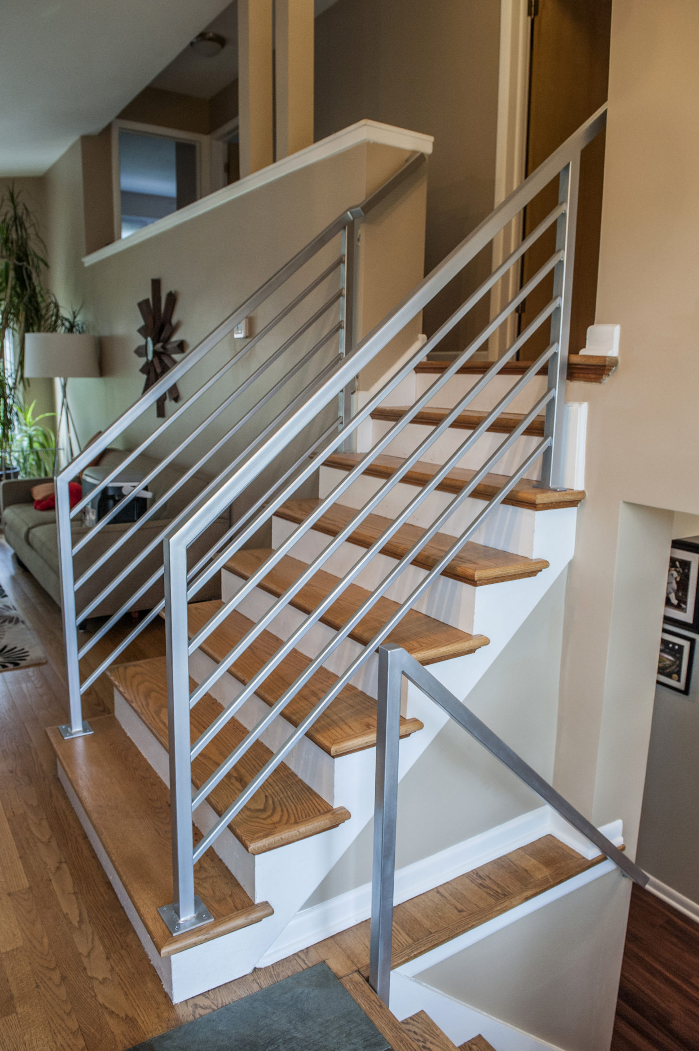 Looking for custom Urban Modern horizontal bar railing? | Signature 